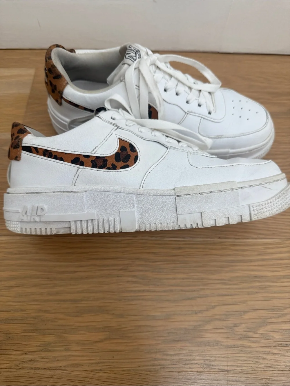 Nike Women's Air Force 1 Pixel SE 'Leopard Print' White Sneakers